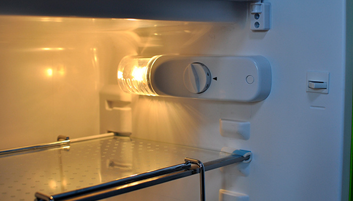 【冰箱內燈固定粘接膠】研泰有機硅粘接膠助力產品可靠與穩定性