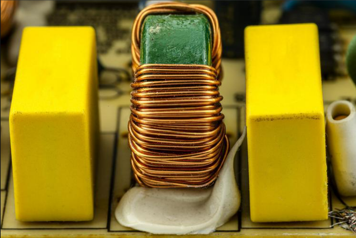 【電感器固定膠粘劑】選擇什么類型的膠水？應(yīng)用中的考慮因素？